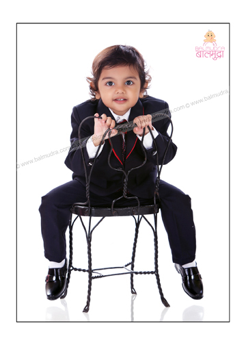 2 years old cute baby boy portfolio shoot in balmudra studio pune